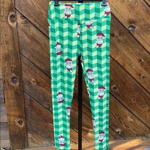 Lularoe OS 89 Green Geometric 🎅 Leggings
